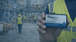 Badge digitale BeeComs per la rilevazione presenze in cantiere in contesto di sicurezza sul lavoro